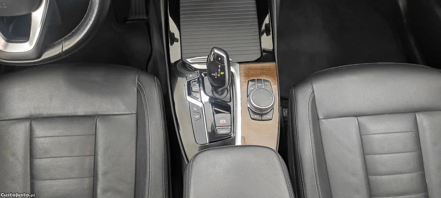 BMW X3 20 d xDrive Line Luxury — fotografia 4