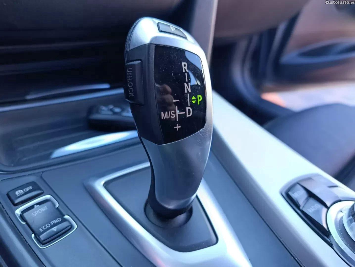 BMW 320 D navigation auto — fotografia 10