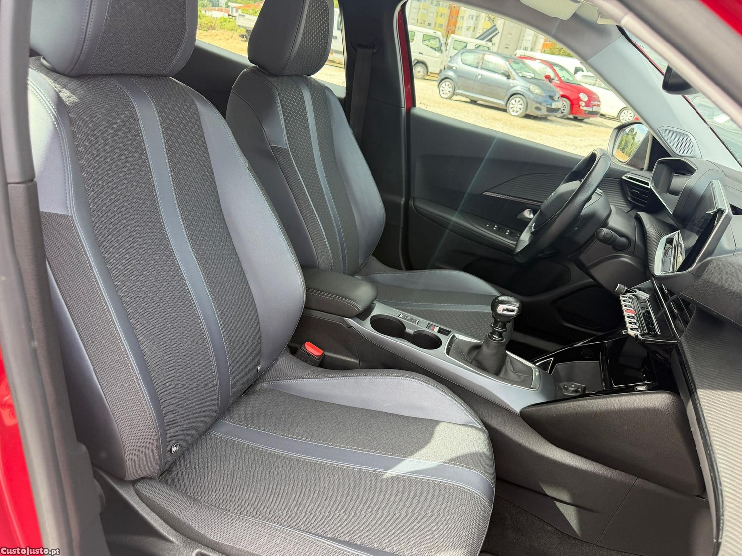Peugeot 2008 1.2 PureTech Allure — fotografia 4