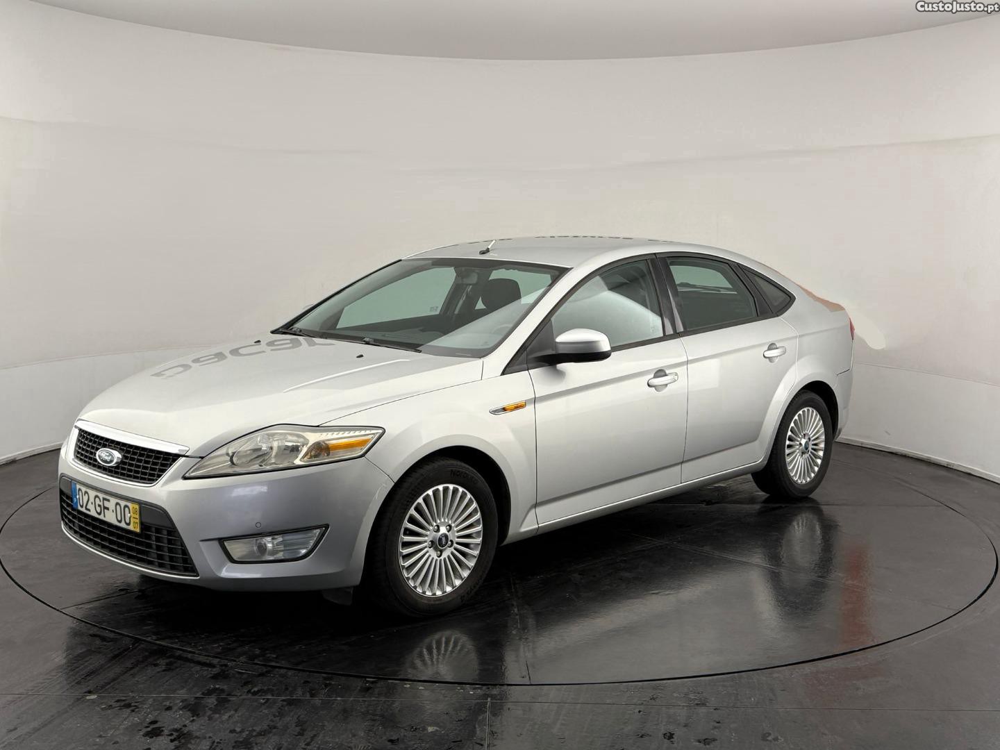 Ford Mondeo 1.8 TDCI 5P — fotografia 11