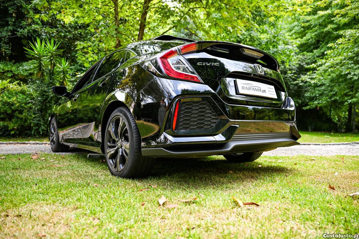 Honda Civic 1.0 i-VTEC Executive — fotografia 19