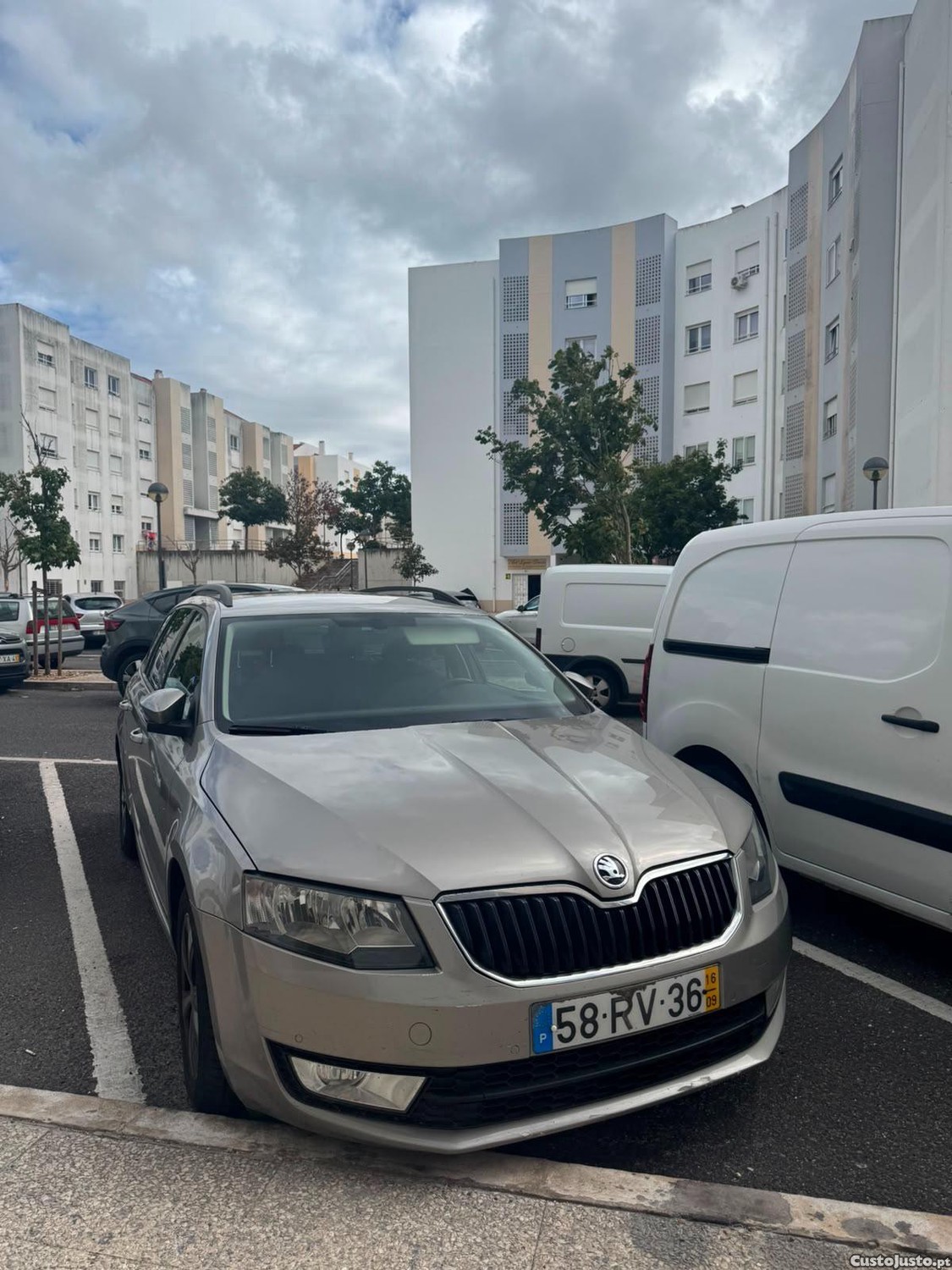 Skoda Octavia 1.6 TDI Greenline - Break — fotografia 11