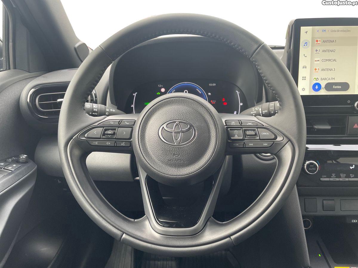 Toyota Yaris Cross 1.5 HDF Square Collection — fotografia 6