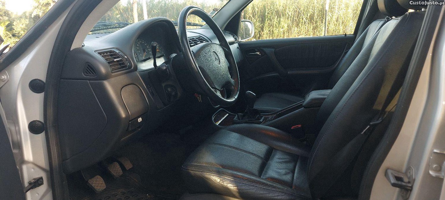 Mercedes-Benz Classe M 5 lugares — fotografia 4