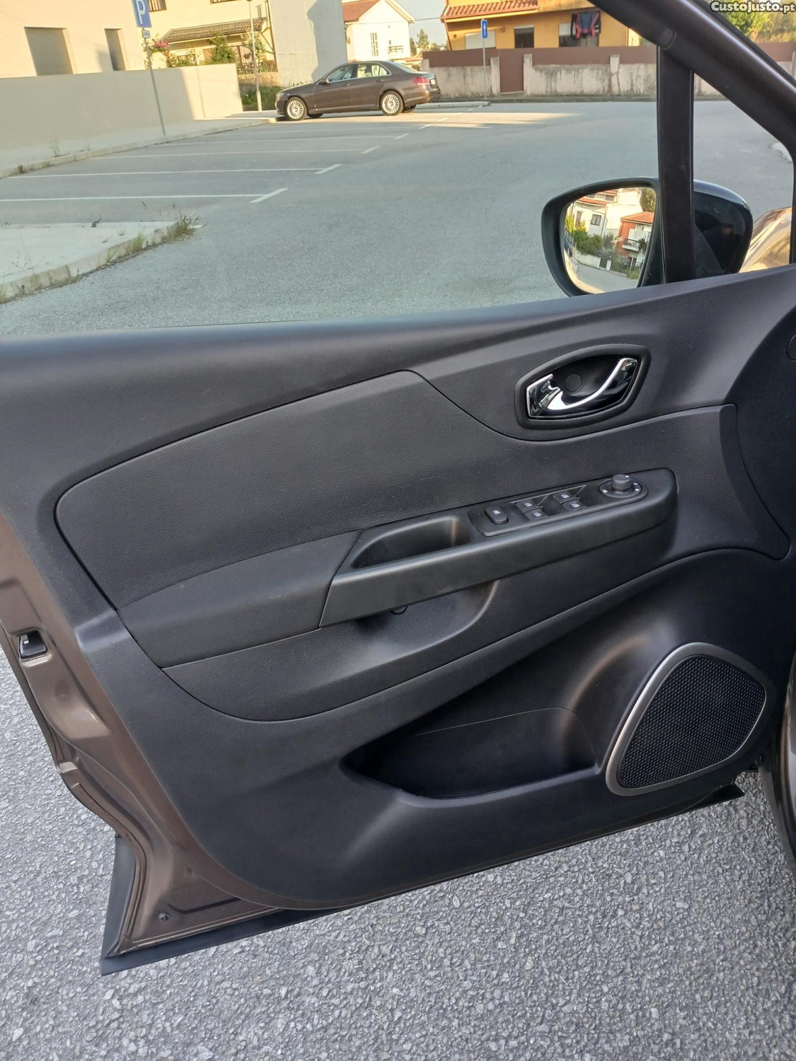 Renault Captur 0.9TCE SPORT C/NOVO IMPECAVEL — fotografia 4