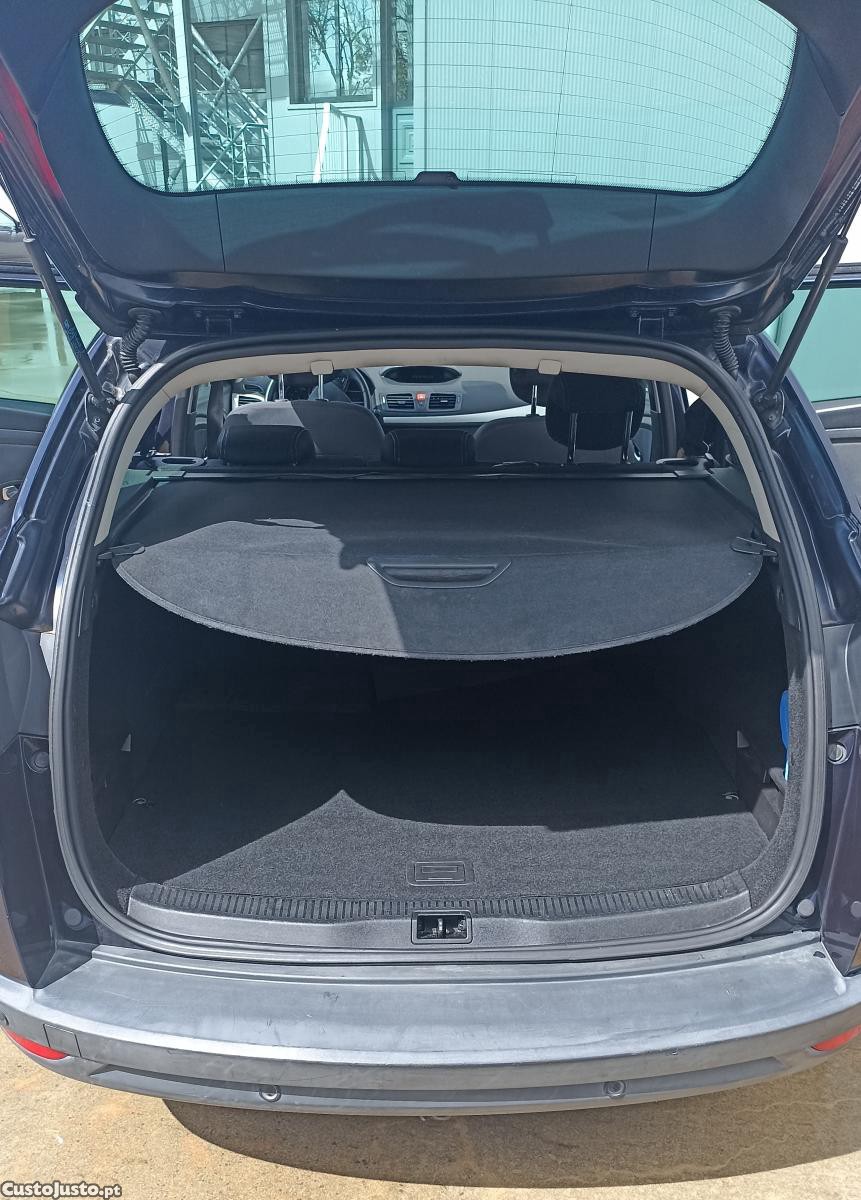 Renault Mégane 1.5 DCI Break — fotografia 3