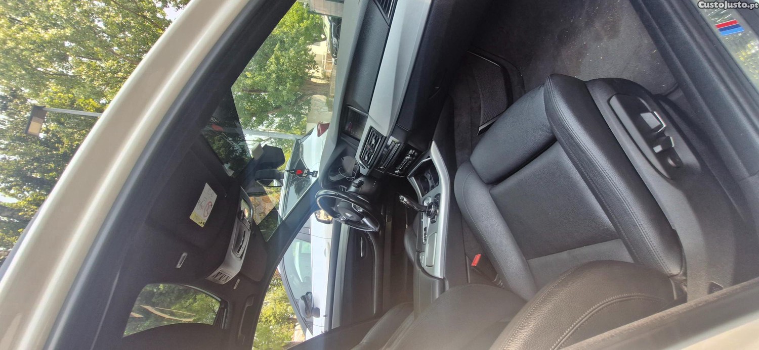 BMW 520 Touring PACK M NACIONAL — fotografia 4