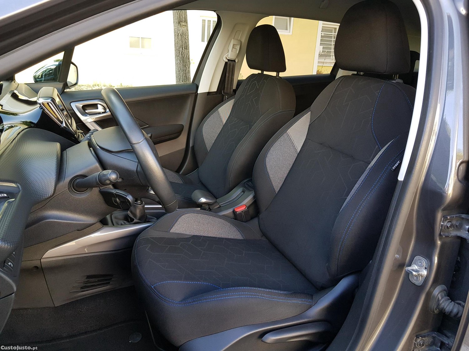 Peugeot 2008 1.6 HDi 102cv GPS Nacional — fotografia 4