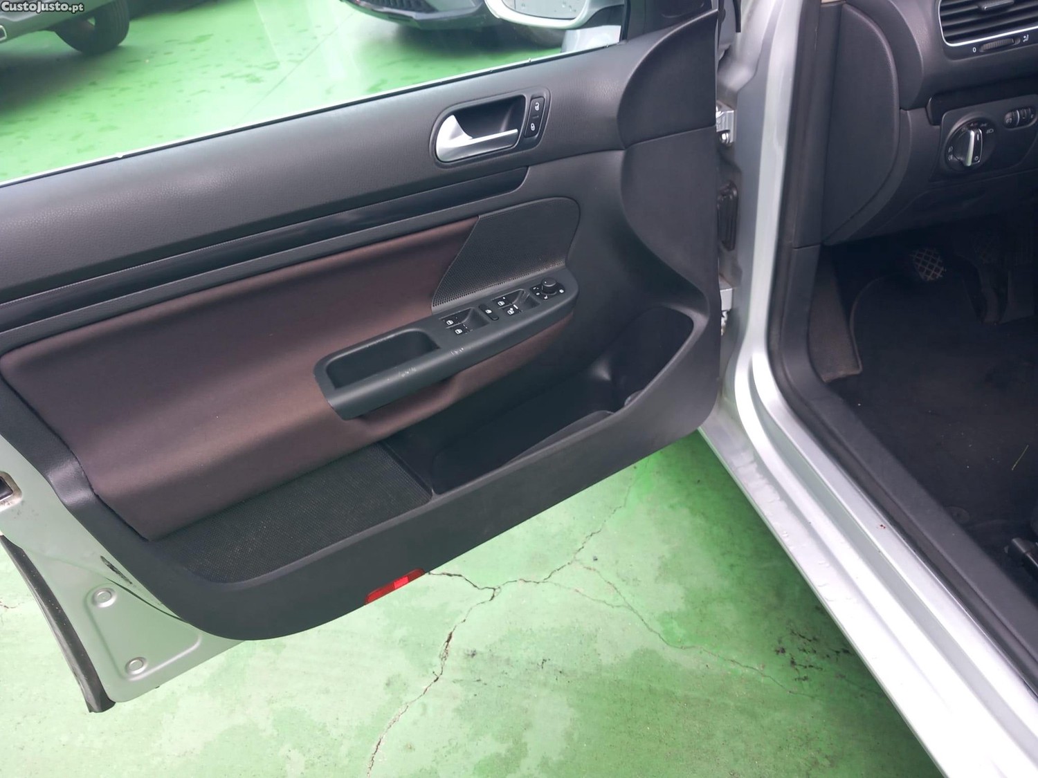 Volkswagen Golf Variant 1.6 TDi BlueMotion Confortline — fotografia 16