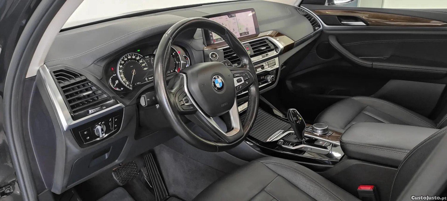 BMW X3 20 d xDrive Line Luxury — fotografia 16