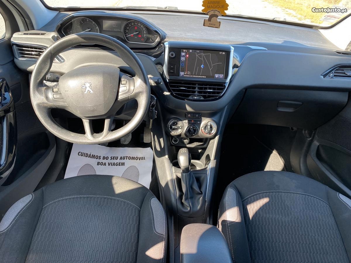Peugeot 208 1.6 BlueHdi Style — fotografia 4