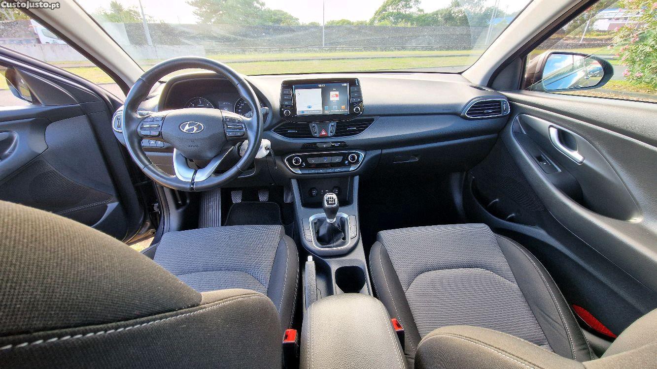 Hyundai i30 SW 1.6 CRDi COMFORT NAVI — fotografia 5