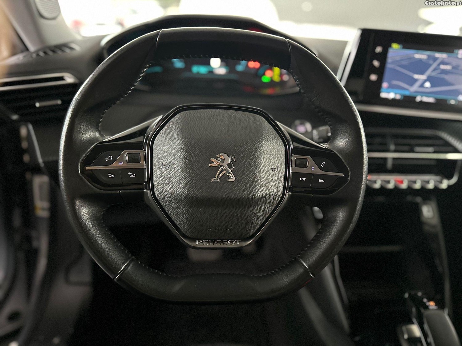 Peugeot 2008 50 kWh Active Pack — fotografia 13