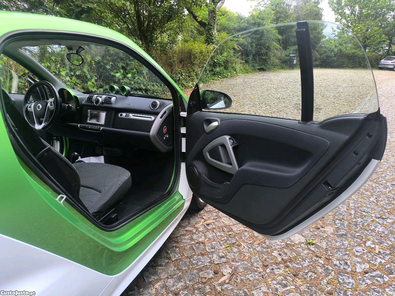 Smart Fortwo eletric drive — fotografia 4