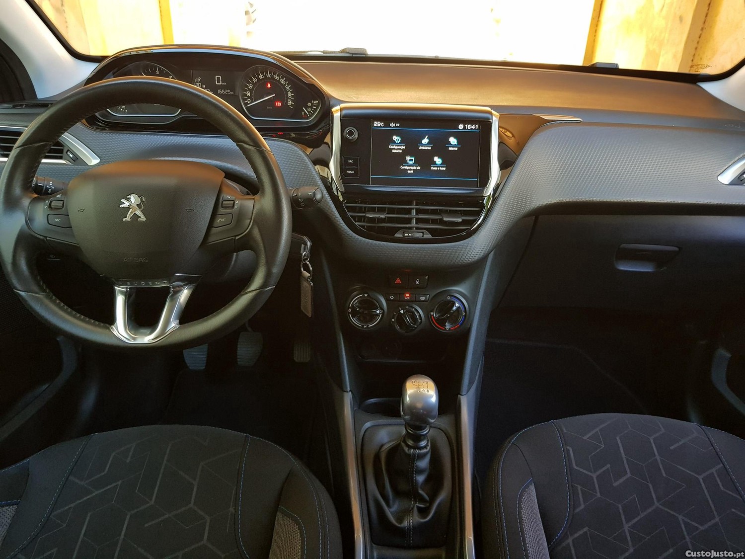 Peugeot 2008 1.6 HDi 102cv GPS Nacional — fotografia 14