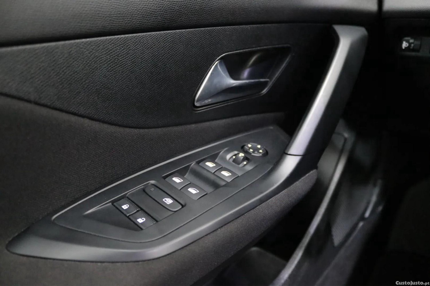 Peugeot 308 1.2 PureTech Allure EAT8 — fotografia 9