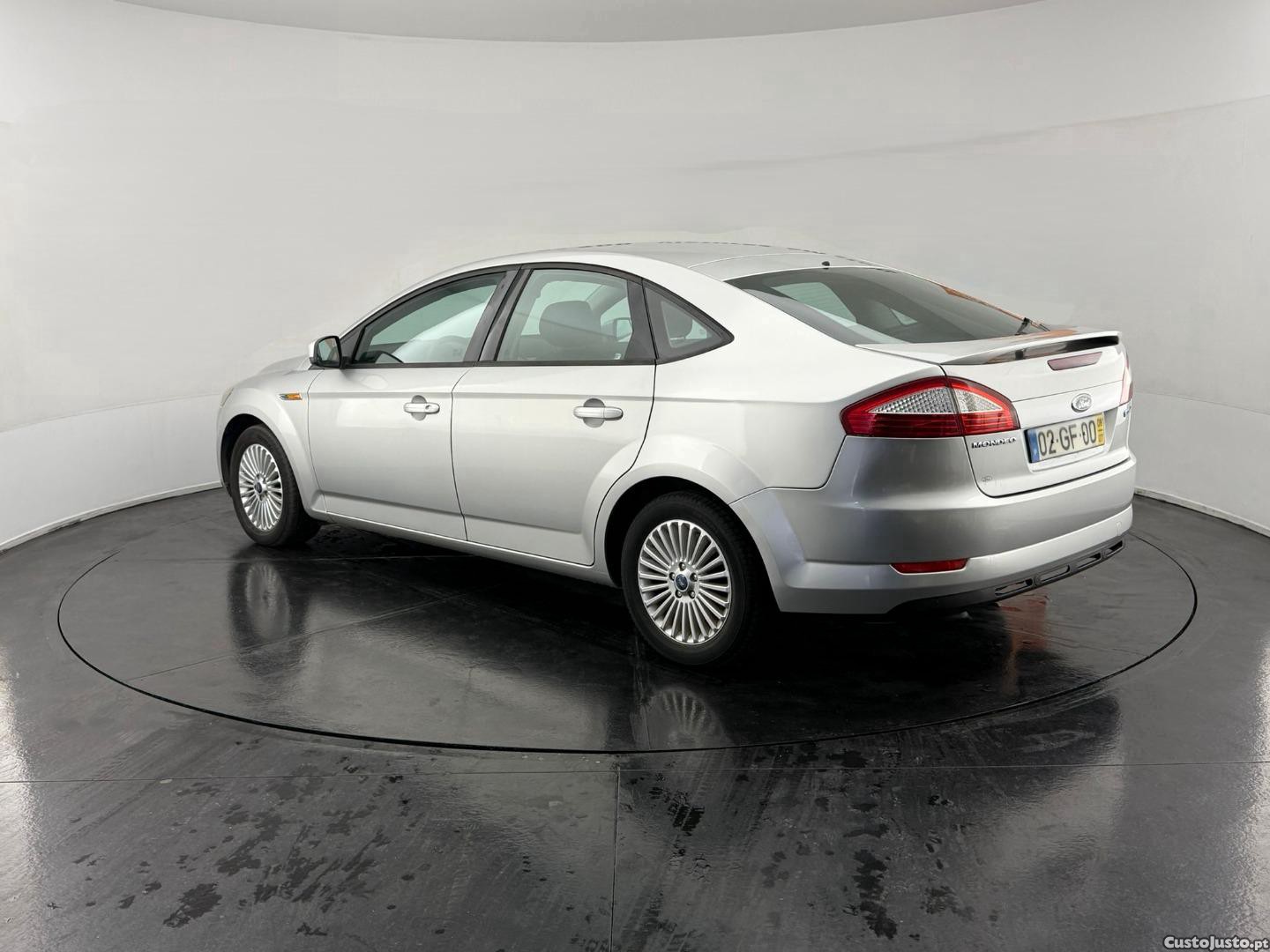 Ford Mondeo 1.8 TDCI 5P — fotografia 10