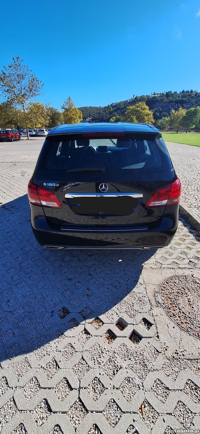 Mercedes-Benz B 180 180 D — fotografia 2