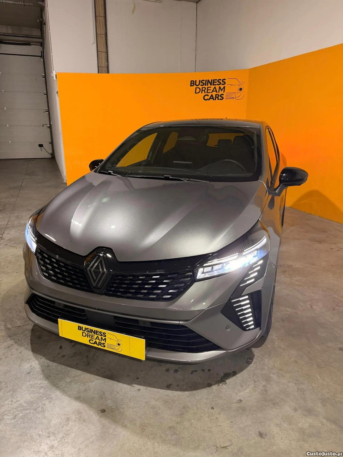 Renault Clio 1.6 E-Tech Full Hybrid Esprit Alpine — fotografia 17