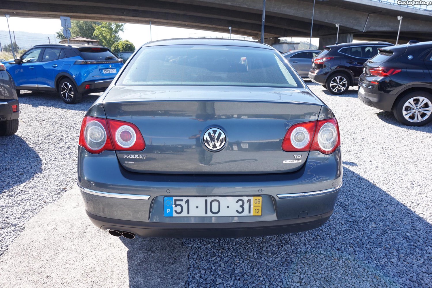 Volkswagen Passat 2.0 tdi 110 Confortline — fotografia 4