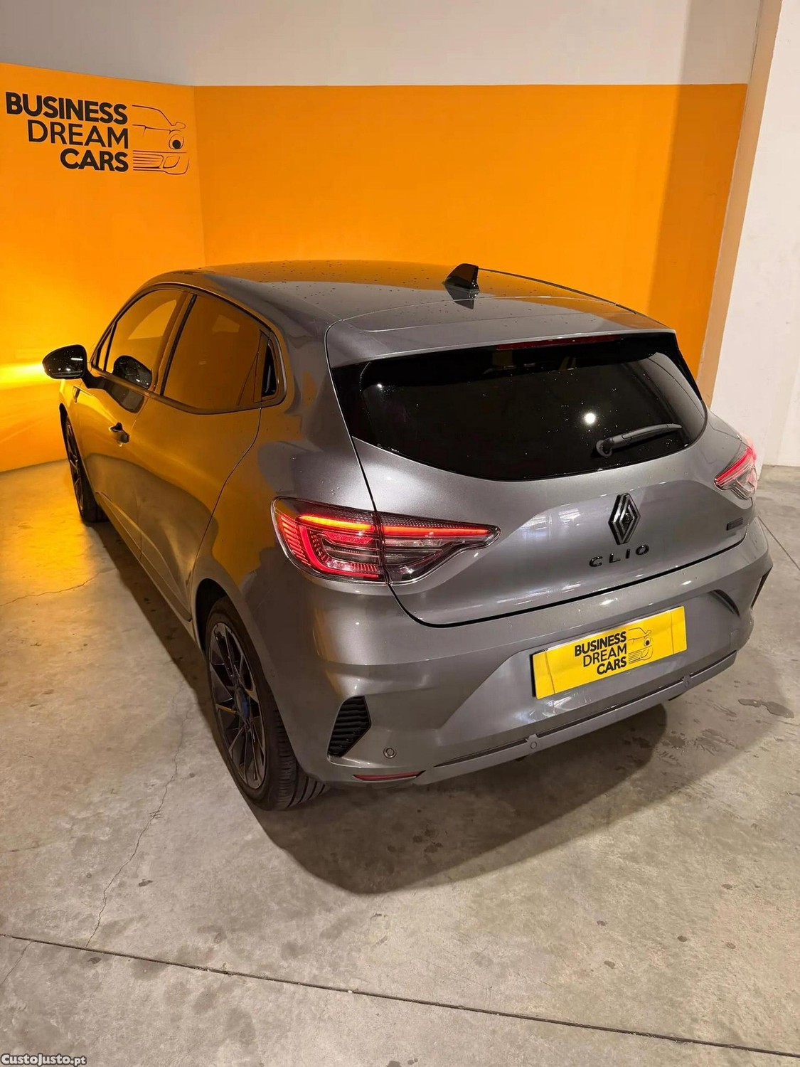 Renault Clio 1.6 E-Tech Full Hybrid Esprit Alpine — fotografia 8