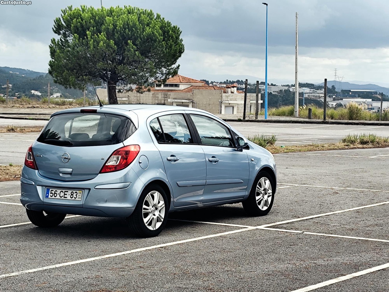 Opel Corsa 1.2 — fotografia 2