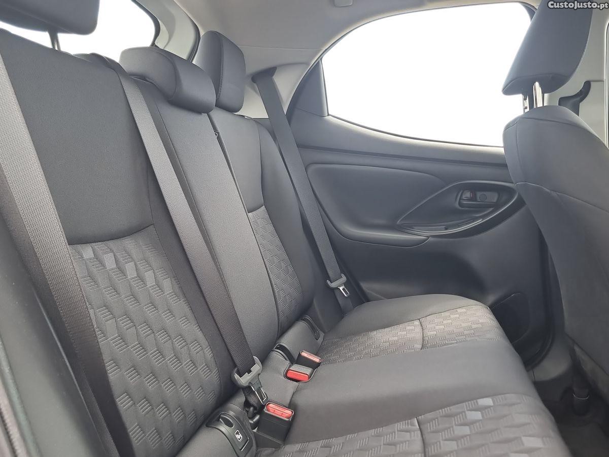 Toyota Yaris 1.5 HDF Comfort Plus — fotografia 4