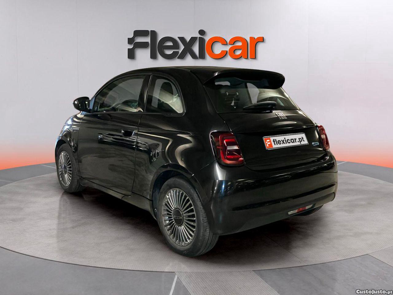 Fiat 500 e Icon Plus 42 KWh — fotografia 19