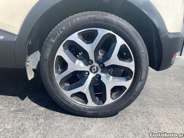 Renault Captur 0.9 TCE Exclusive — fotografia 21