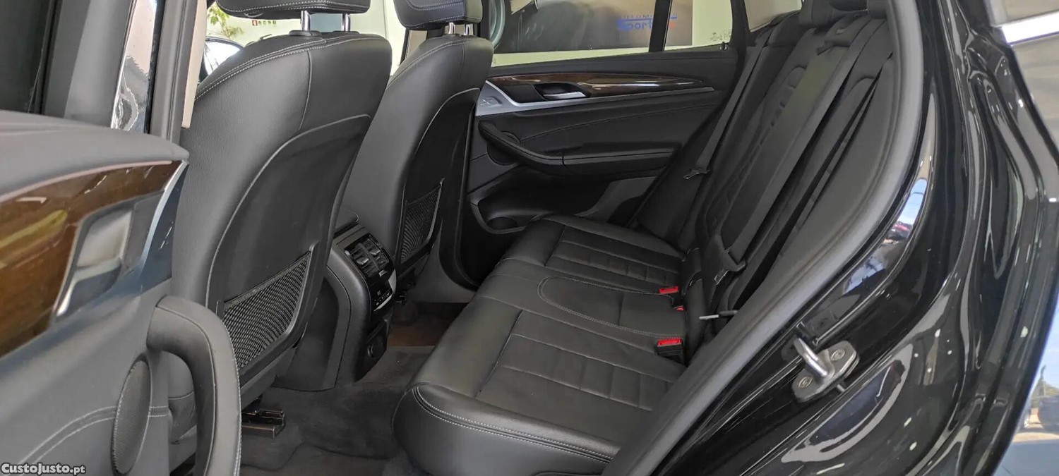 BMW X3 20 d xDrive Line Luxury — fotografia 14