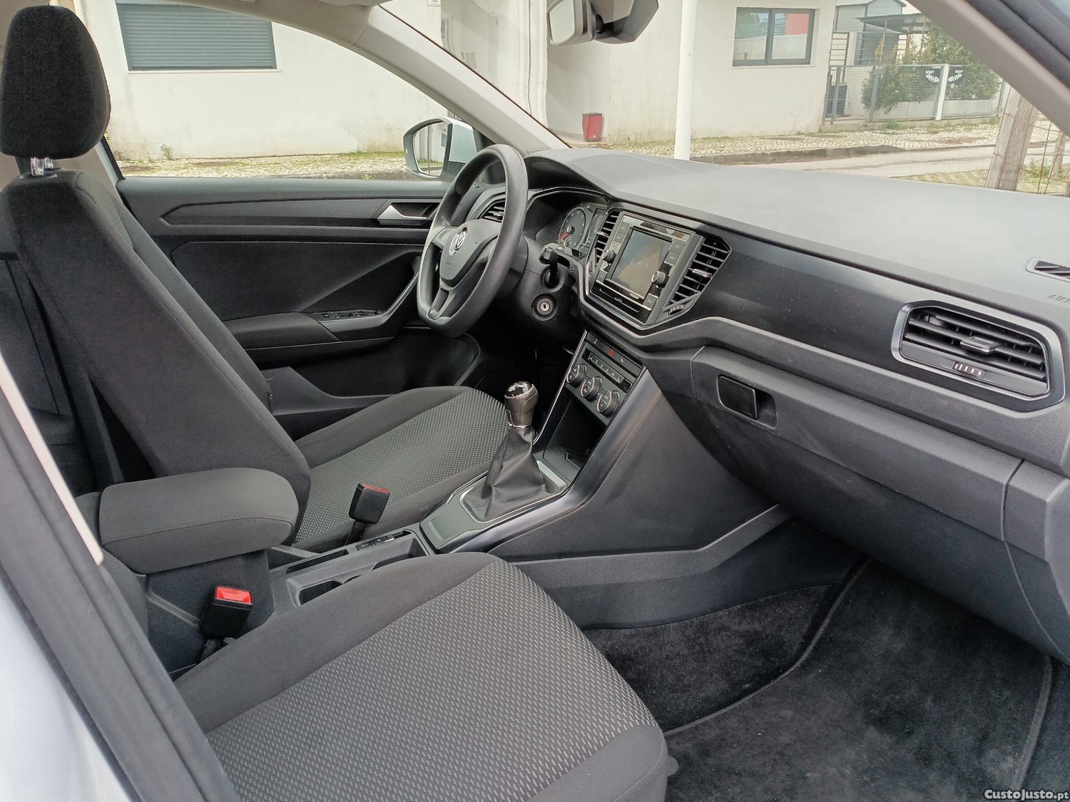 Volkswagen T-Roc 999 Gasolina — fotografia 3