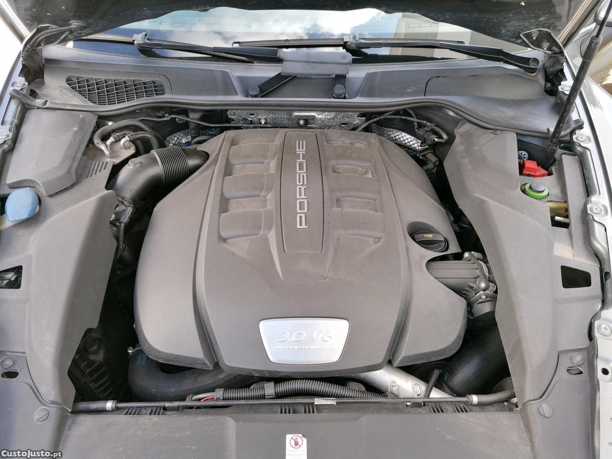 Porsche Cayenne Platinum Edition - 14 foto 4