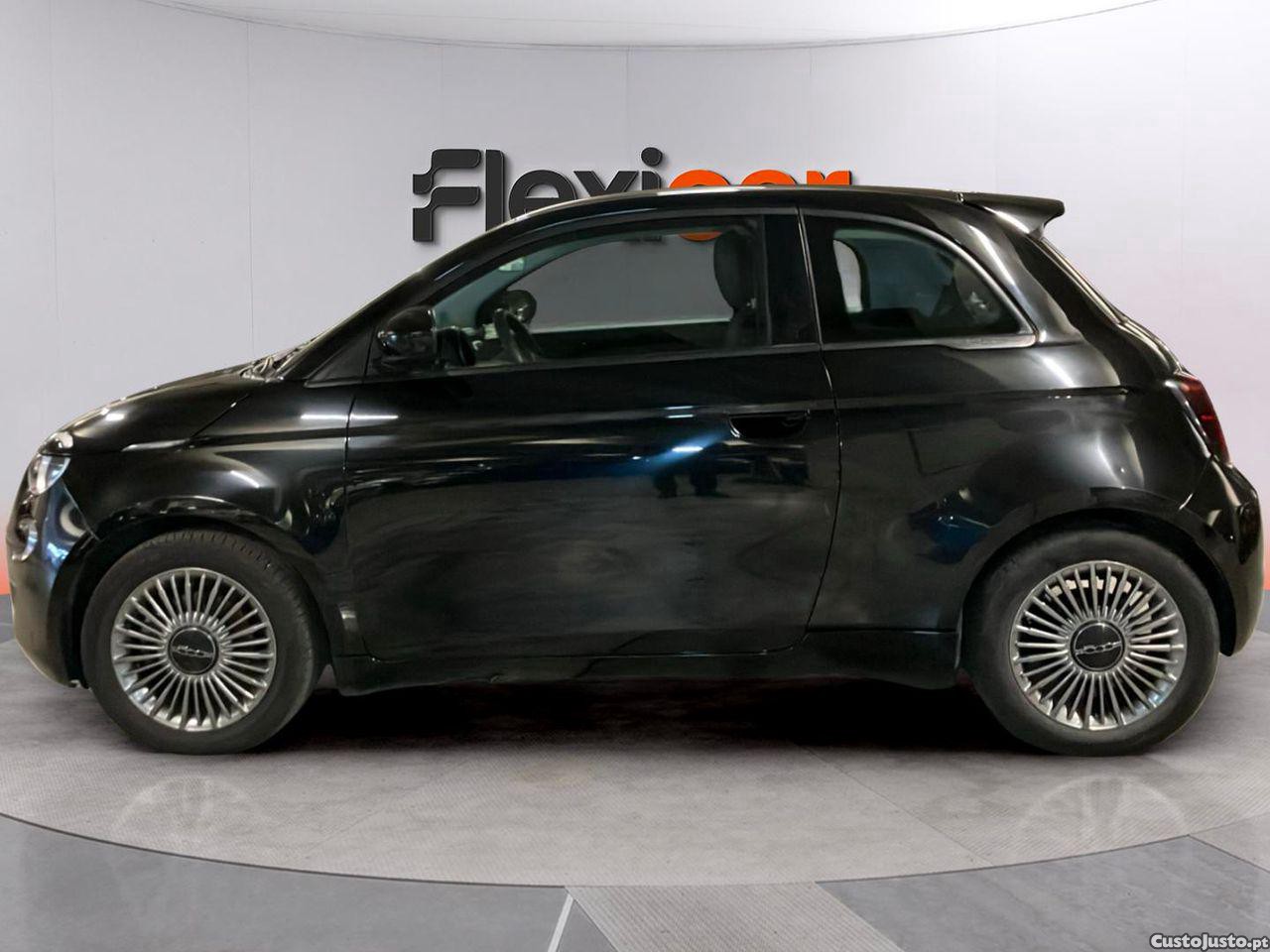 Fiat 500 e Icon Plus 42 KWh — fotografia 17