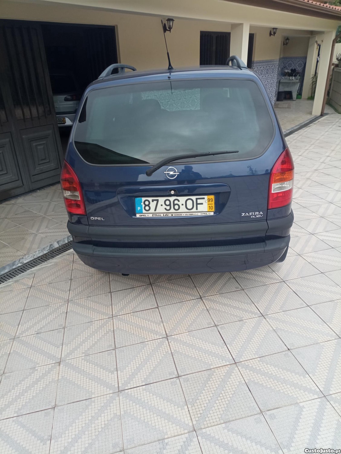 Opel Zafira 2.0 DI 16V — fotografia 7