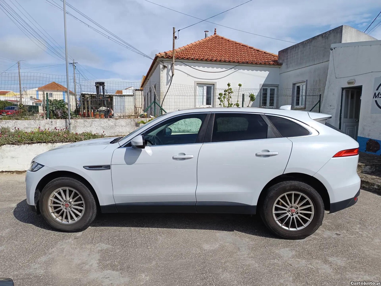 Jaguar F-Pace 2.0 i4D Prestige AWD — fotografia 24