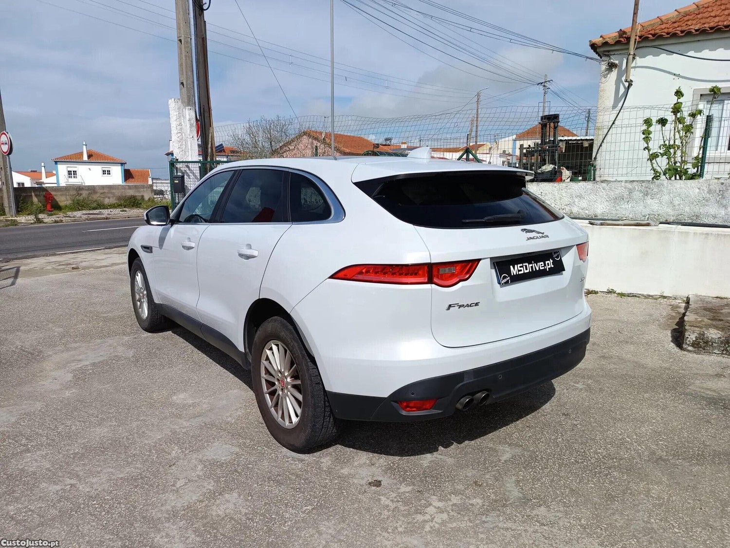 Jaguar F-Pace 2.0 i4D Prestige AWD — fotografia 23