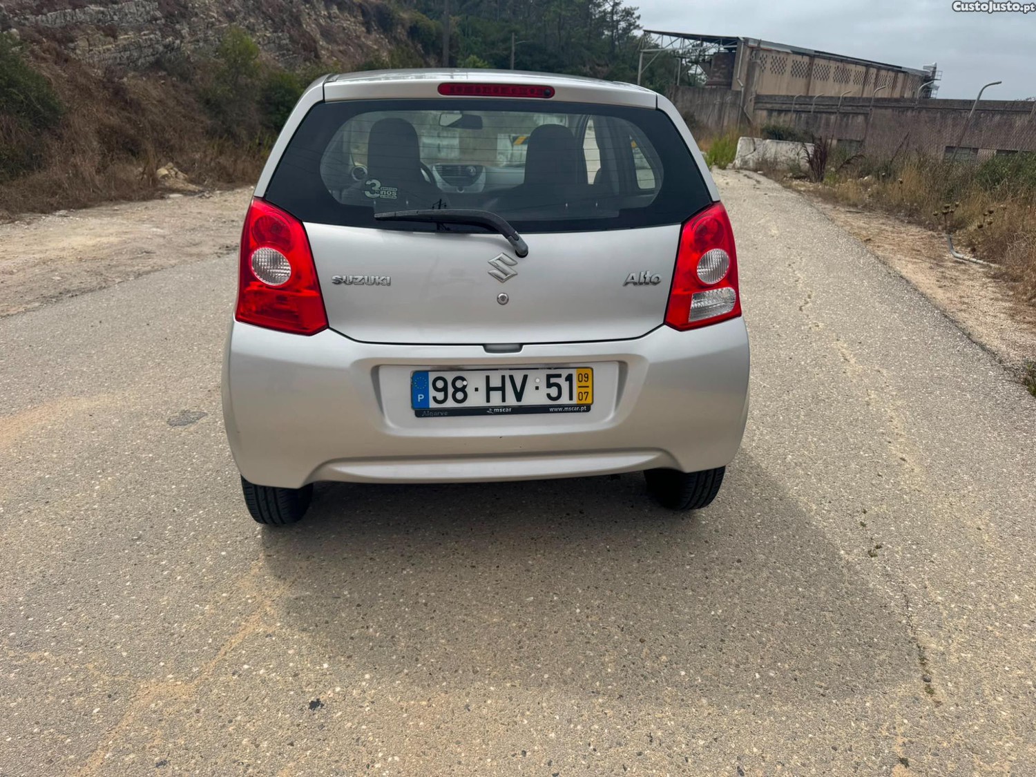 Suzuki Alto top — fotografia 7