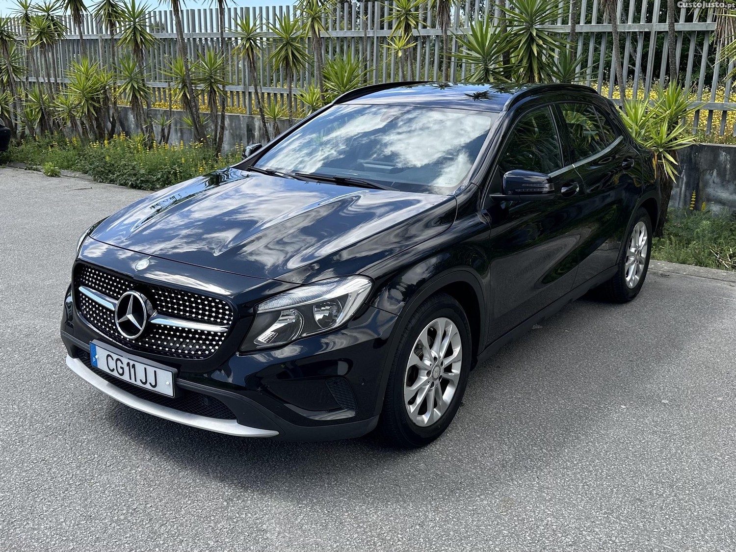 Mercedes-Benz GLA 180 Urban — photo 2