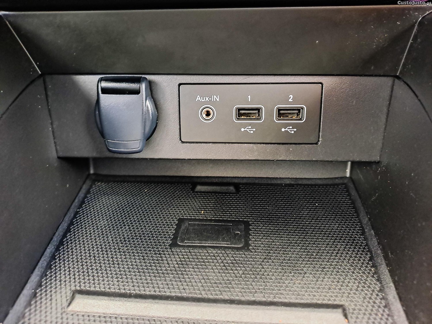 Renault Clio 1.0 TCe TECHNO 91CV GASOLINA 2023 — fotografia 10