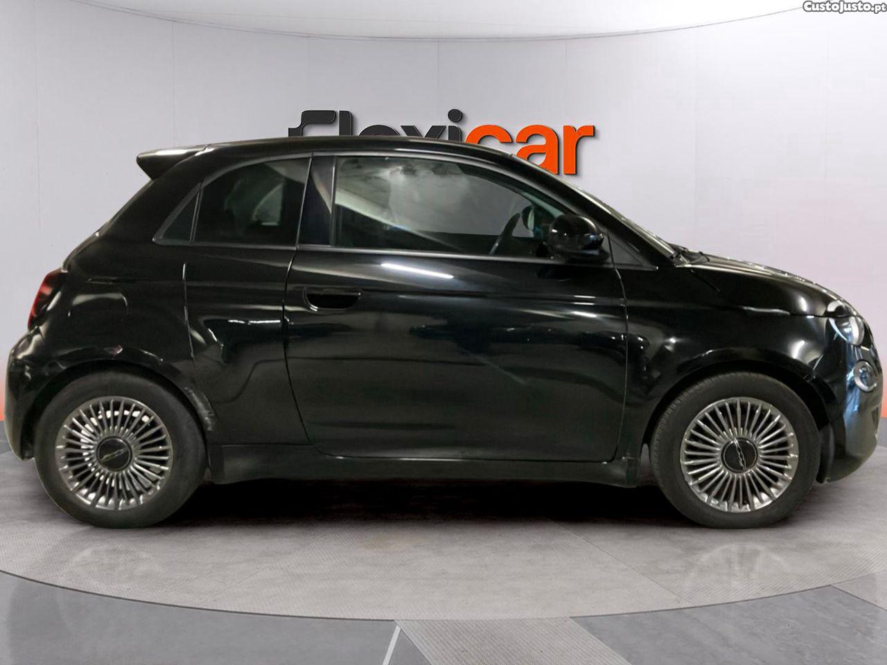 Fiat 500 e Icon Plus 42 KWh — fotografia 16