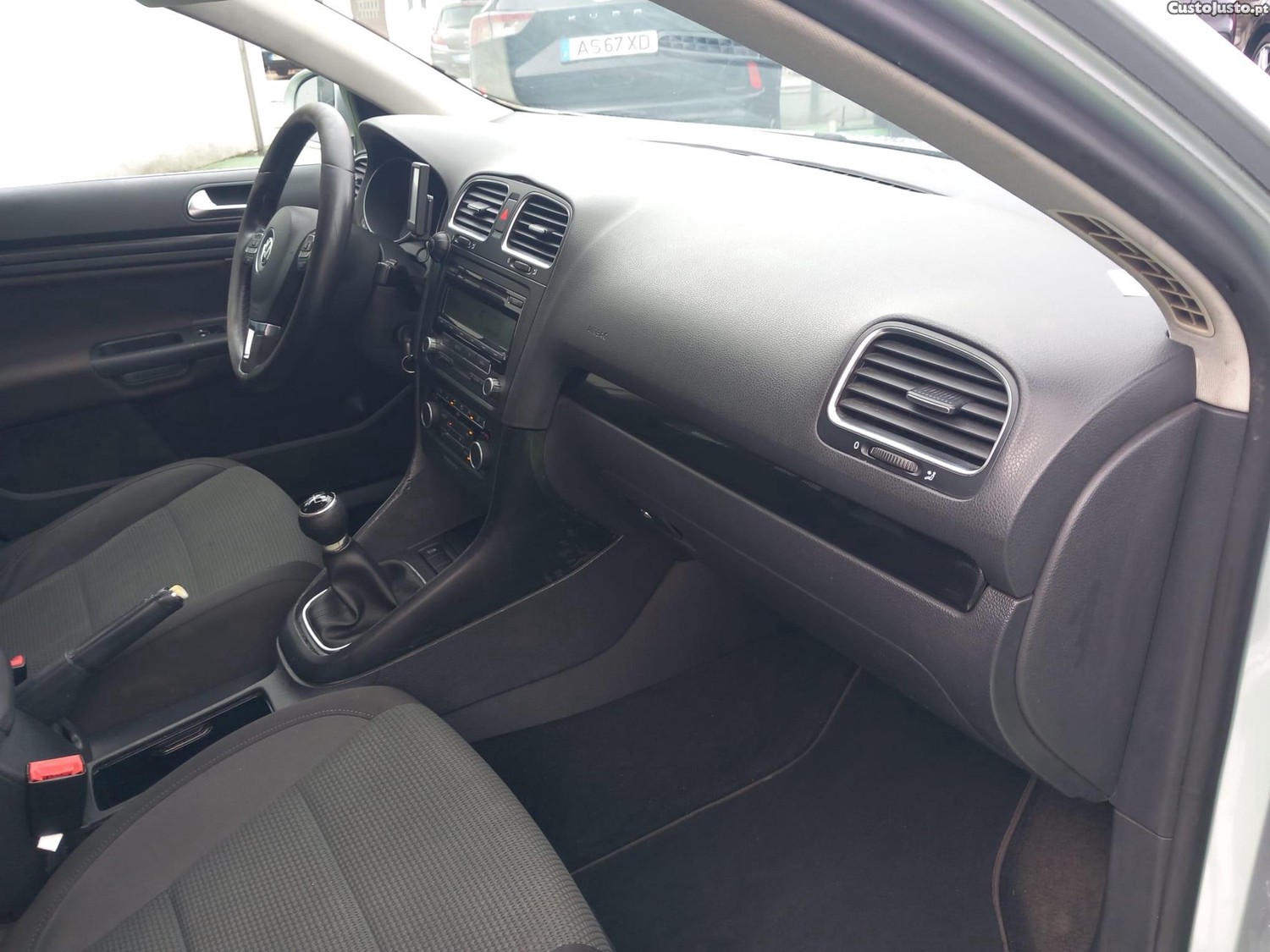 Volkswagen Golf Variant 1.6 TDi BlueMotion Confortline — fotografia 12
