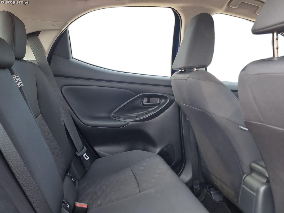 Toyota Yaris 1.5 HDF Comfort Plus — fotografia 9