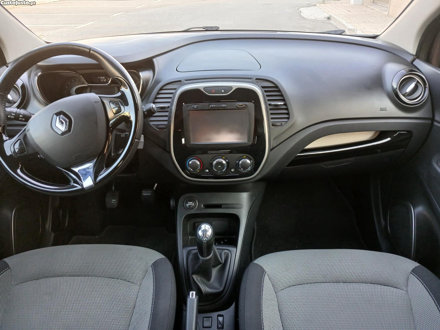 Renault Captur 0.9TCE SPORT C/NOVO IMPECAVEL — fotografia 3