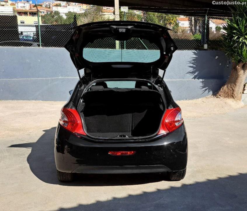 Peugeot 208 1.4 HDi SE Style - 15 — photo 4