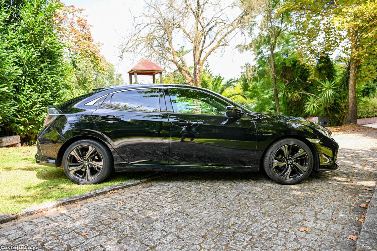 Honda Civic 1.0 i-VTEC Executive — fotografia 21