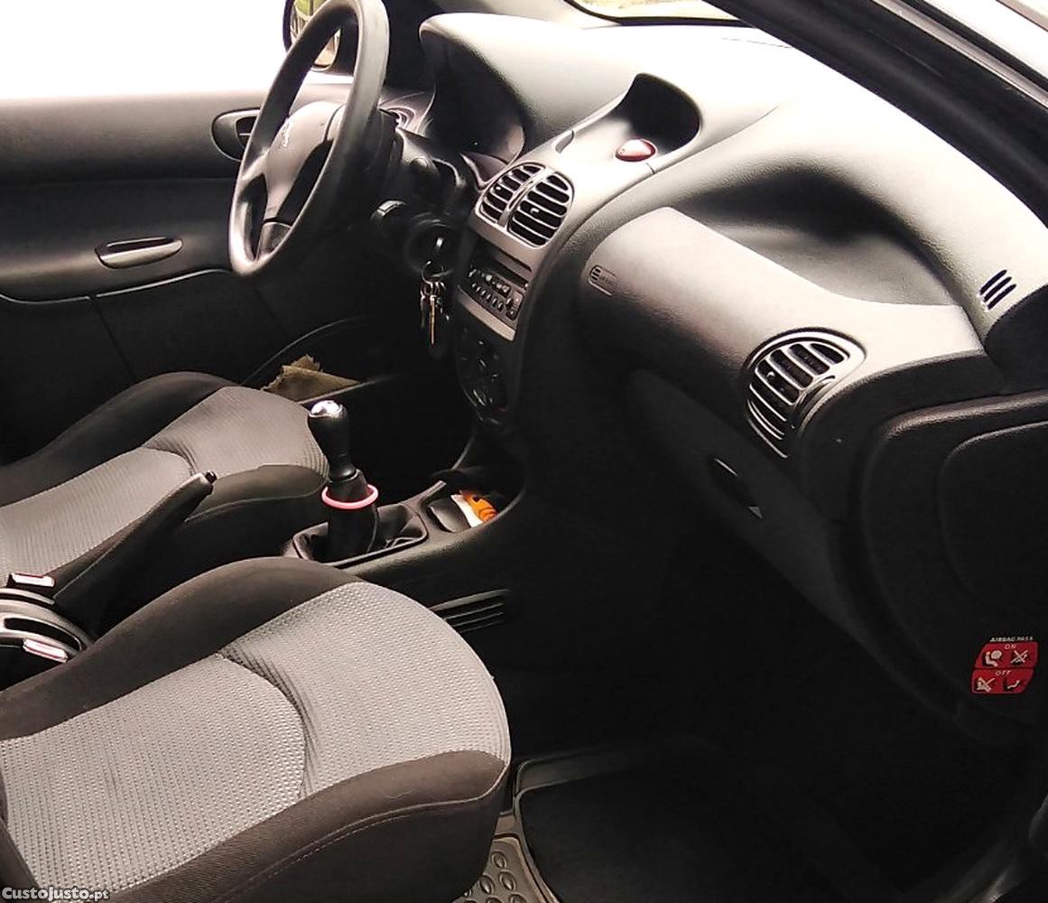 Peugeot 206 1.4 HDI 2005 — fotografia 4