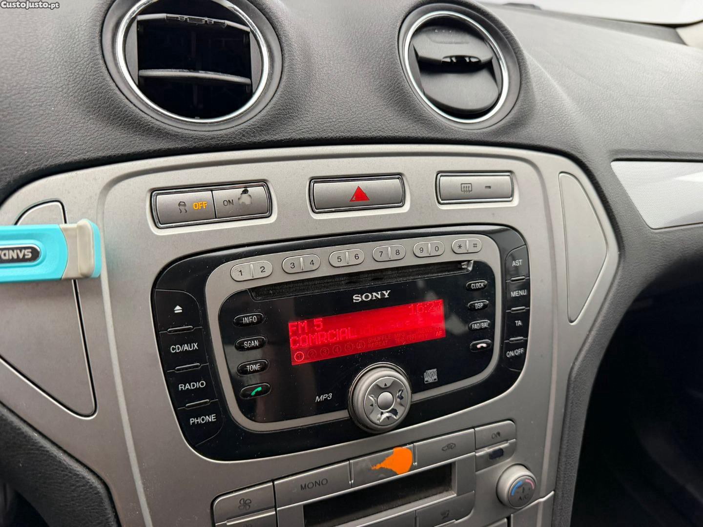 Ford Mondeo 1.8 TDCI 5P — fotografia 7