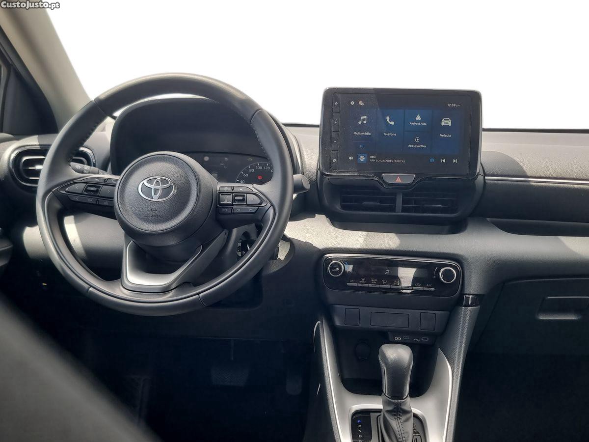 Toyota Yaris 1.5 HDF Comfort Plus — fotografia 14