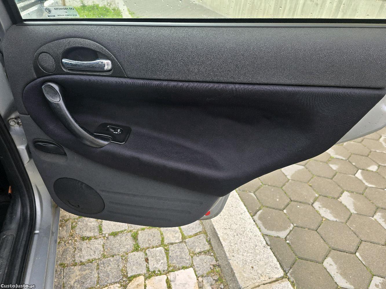 Alfa Romeo 147 1.9 JTD — fotografia 3