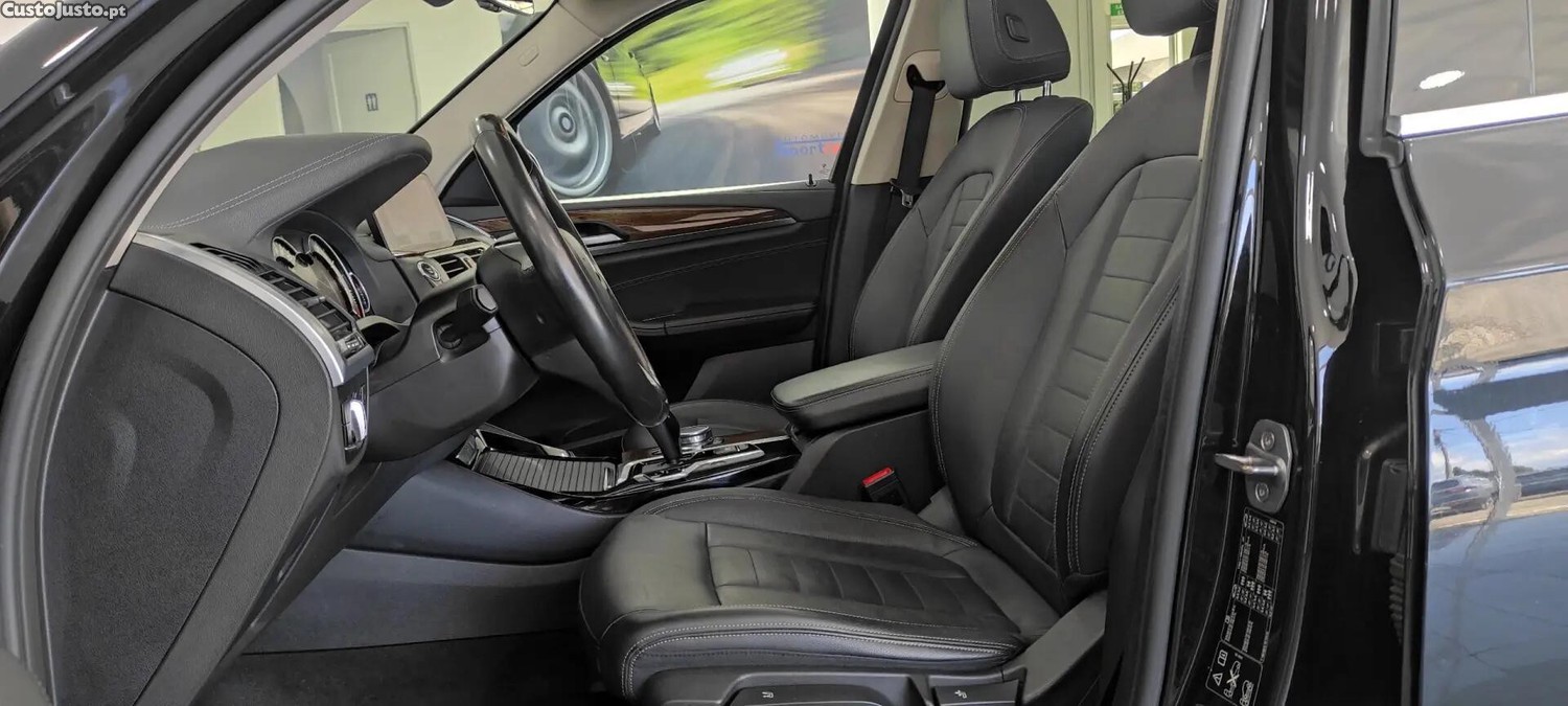 BMW X3 20 d xDrive Line Luxury — fotografia 15